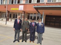 KAMİL MİRAS ANADOLU LİSESİ ÖĞRENCİLERİ BAŞKAN KUMARTAŞLI VE KIBRIS GAZİSİ TAHSİN