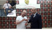 BAYBURT TAN AFYON RADYO TEK DİNLEYİCİSİ KAZANDIĞI HEDİYEYİ DERNEĞİMİZE BAĞIŞLADI.