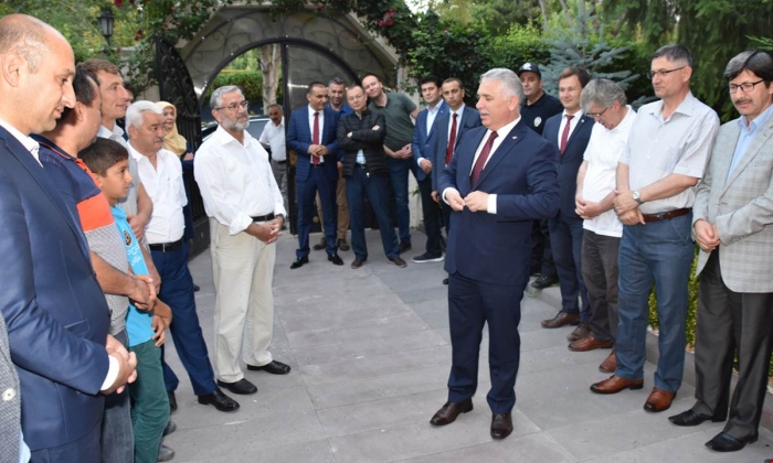 MUŞ VALİLİĞİNE ATANAN AFYONKARAHİSAR VALİSİ AZİZ YILDIRIM UĞURLANDI                  