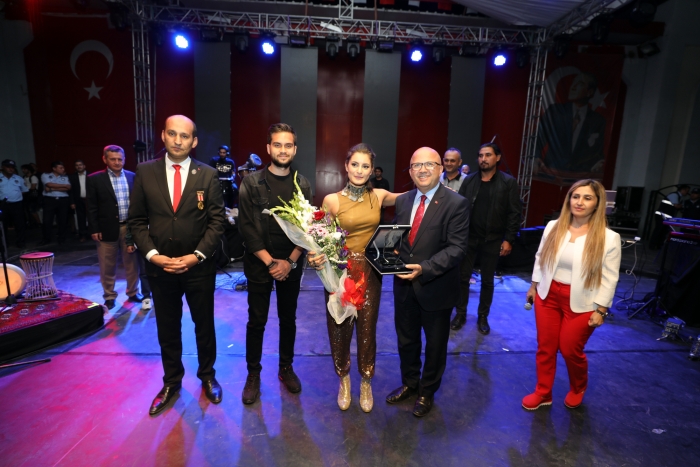 ŞEHİT OĞLUMUZA KURTULUŞ GÜNÜNDE ATİYE SÜRPRİZİ                  