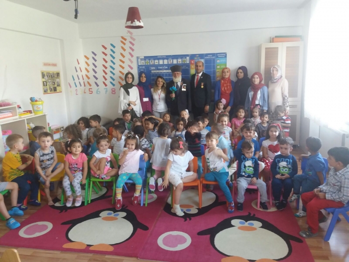 DERNEĞİMİZ EĞİTİM SEFERBERLİĞİNE DEVAM EDİYOR.GAZİLERİMİZ MİNİK ÖĞRENCİLER İLE BULUŞTU                  