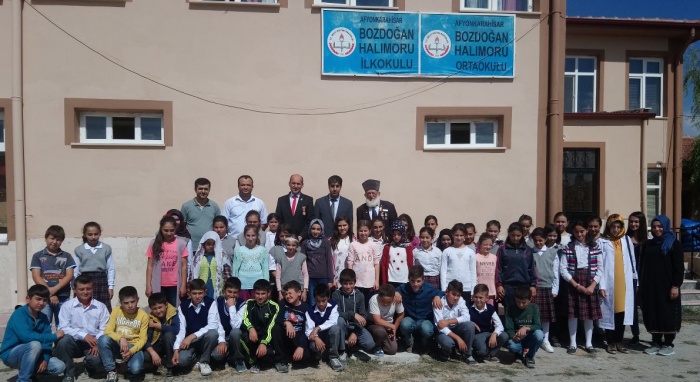 BAŞKAN KUMARTAŞLI VE KIBRIS GAZİSİ TAHSİN KOÇ HALIMORU  ORTAOKULU ÖĞRENCİLERİ İLE BULUŞTU                  