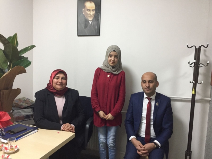 BAŞKAN KUMARTAŞLI KARAMAN MAH. MUHTARI YILMAZ’I ZİYARET ETTİ                  