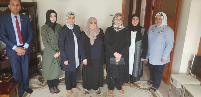 AFYONKARAHİSAR AK PARTİ KADIN KOLLARINDAN ŞEHİT ANNESİ EMİNE AYDINKAŞ'A ZİYARET                  