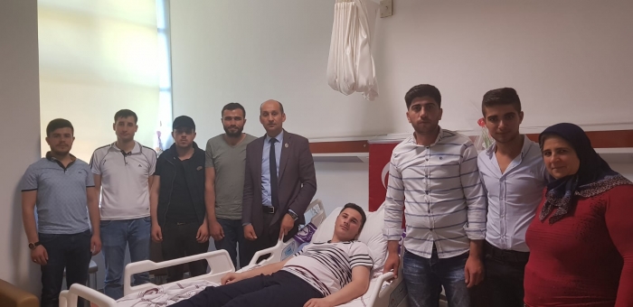 KAHRAMAN GAZİLERİMİZLE HASTANEDE YATAN GAZİMİZE ZİYARET                   