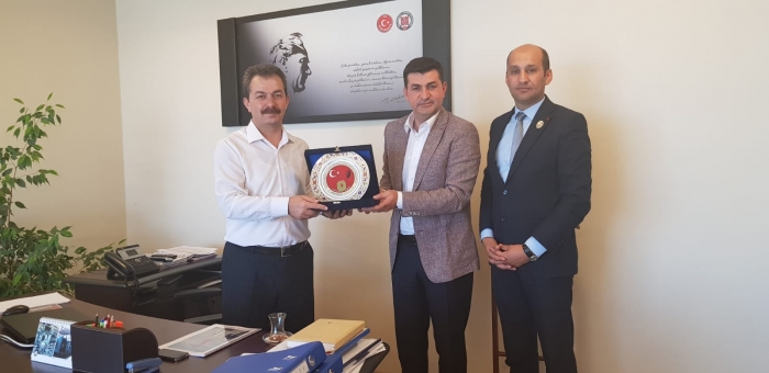 GENEL BAŞKAN IŞIK VE ŞUBE BAŞKANIMIZ KUMARTAŞLI'DAN AİLE VE SOSYAL POLİTİKALAR BAKANLIĞI ŞEHİT YAKINLARI VE GAZİLER DAİRE BAŞKAN YARDIMCISI D. ŞAHİN AYGÜN'E ZİYARET                  