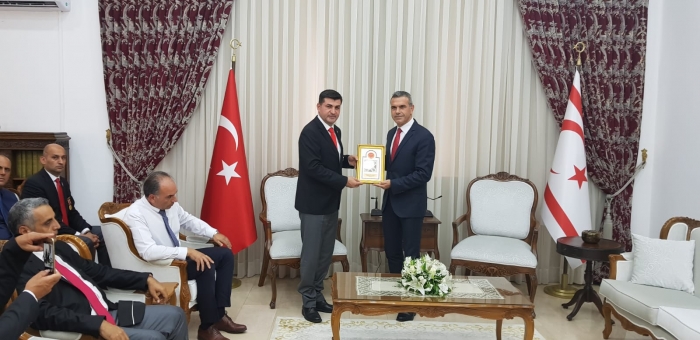 GENEL BAŞKANIMIZ MUSTAFA IŞIK VE ŞUBE BAŞKANIMIZ İSMAİL KUMARTAŞLI KKTC CUMHURİYET MECLİSİ BAŞKANI İLE GÖRÜŞTÜ                  