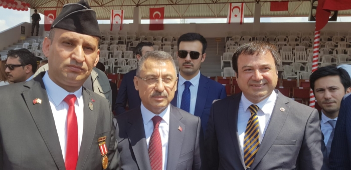 BAŞKAN KUMARTAŞLI KIBRIS TÖRENLERİ ESNASINDA CUMHURBAŞKANIMIZIN YARDIMCISI FUAT OKTAY İLE GÖRÜŞTÜ                   