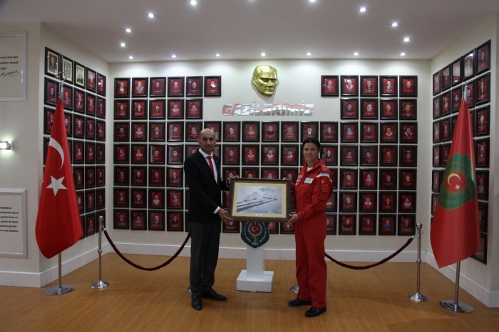 TÜRK YILDIZLARI’NDAN DERNEĞİMİZE  ANLAMLI ZİYARET                  