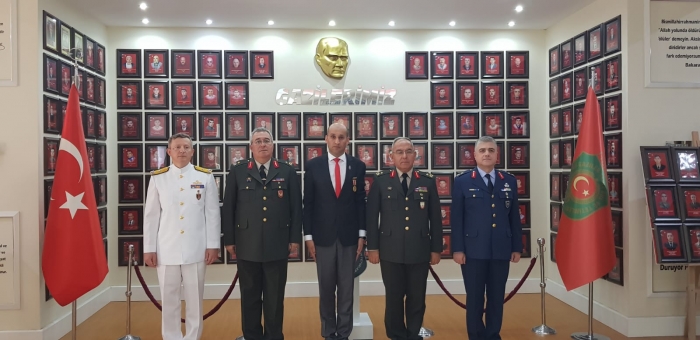 KOMUTANLAR’DAN DERNEĞİMİZE ZAFER BAYRAMI ZİYARETİ                  