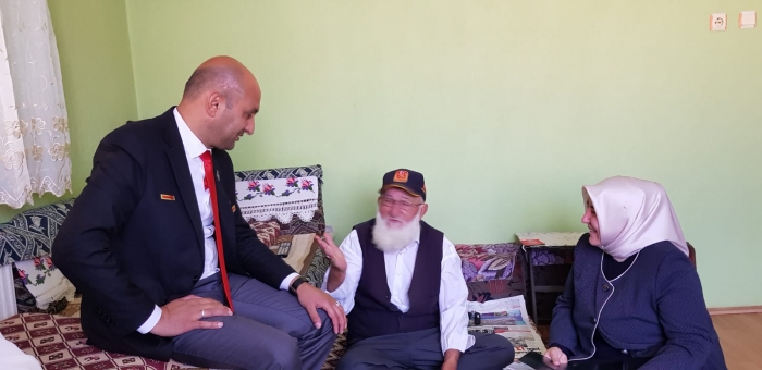 AK PARTİ KADIN KOLLARI BAŞKANI AV.FERDA ERTÜRK’TEN GAZİLER GÜNÜ ZİYARETİ                  