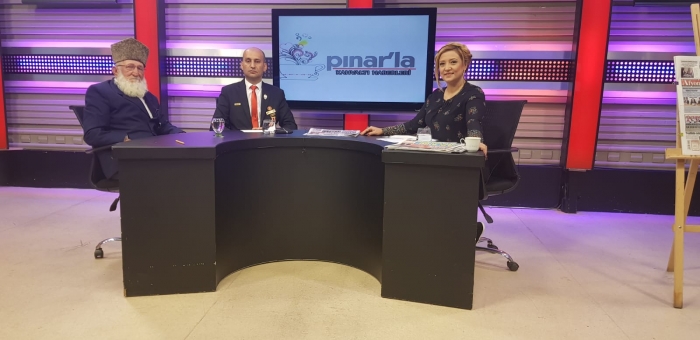 BAŞKAN KUMARTAŞLI VE GAZİ TAHSİN KOÇ PINAR AKARSU'NUN CANLI YAYIN KONUĞU OLDU'                  