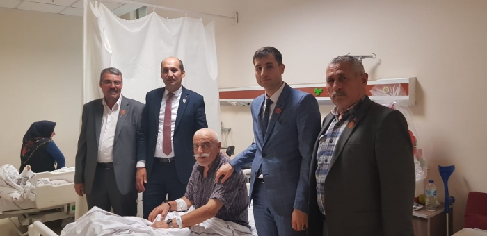BAKAN KUMARTAŞLI VE YÖNETİM KURULUN’DAN AKÜ DE TEDAVİ GÖREN ŞEHİT BABAMIZA ZİYARET                  