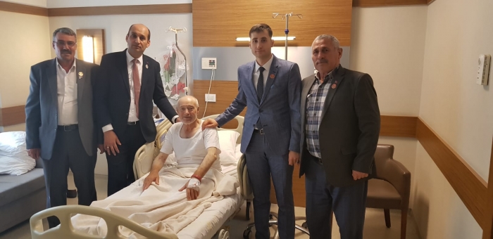 BAKAN KUMARTAŞLI’DAN ŞEHİT BABAMIZ İBRAHİM ESEN’E HASTANEDE ZİYARET                   