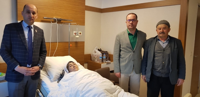 BAŞKAN KUMARTAŞLI ŞEHİT ANNEMİZE GEÇMİŞ OLSUN ZİYARETİNDE BULUNDU                  