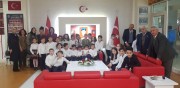 BAŞKAN KUMARTAŞLI VE KIBRIS GAZİSİ TAHSİN KOÇ ATATÜRK İLKOKULU ÖĞRENCİLERİ VE VELİLERİ İLE BULUŞTU.